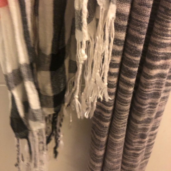 Scarves bundle - Picture 3 of 6